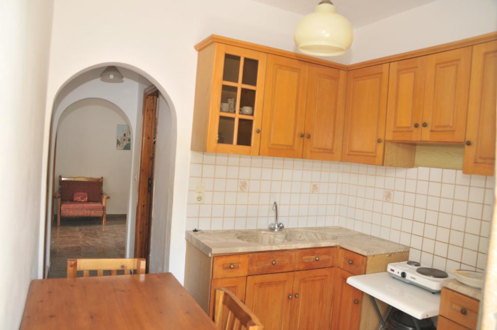 Kaikas Studios & Apartments Poros Town Екстер'єр фото
