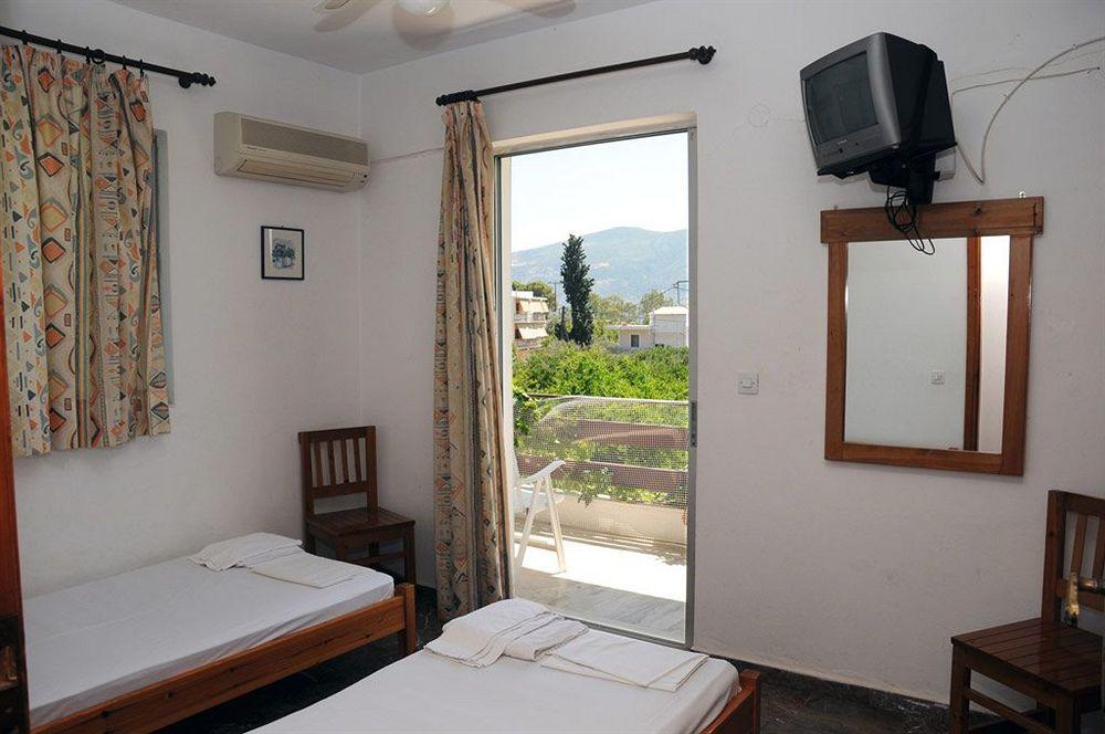 Kaikas Studios & Apartments Poros Town Екстер'єр фото