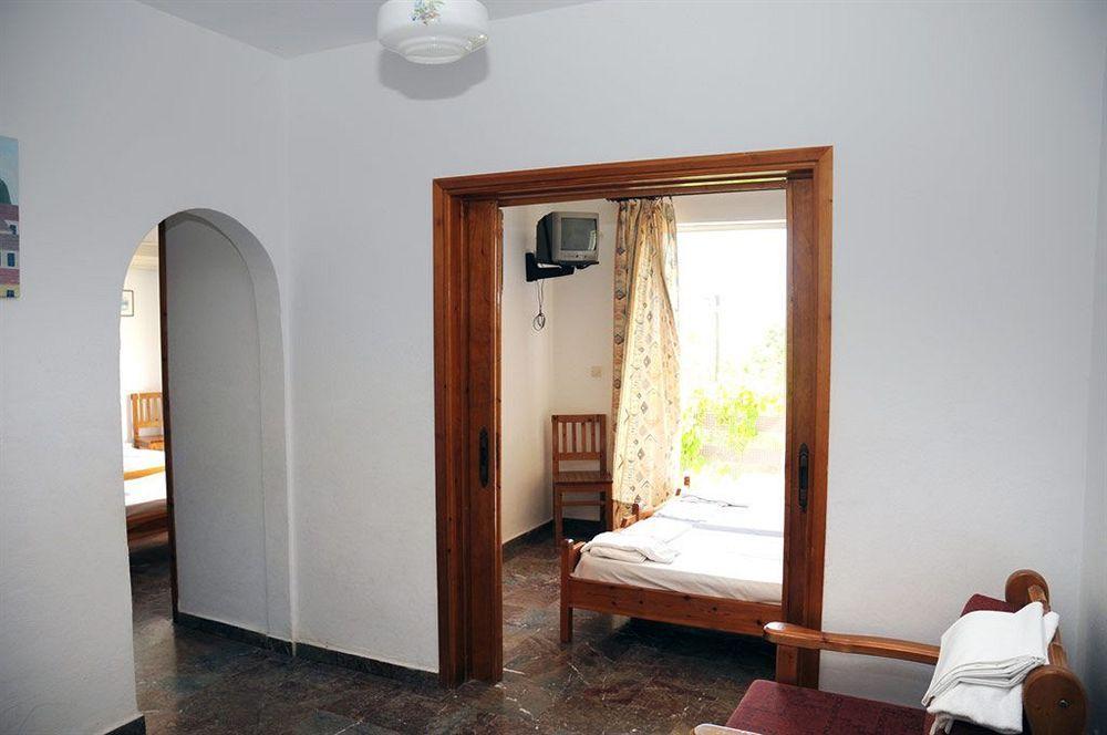 Kaikas Studios & Apartments Poros Town Екстер'єр фото