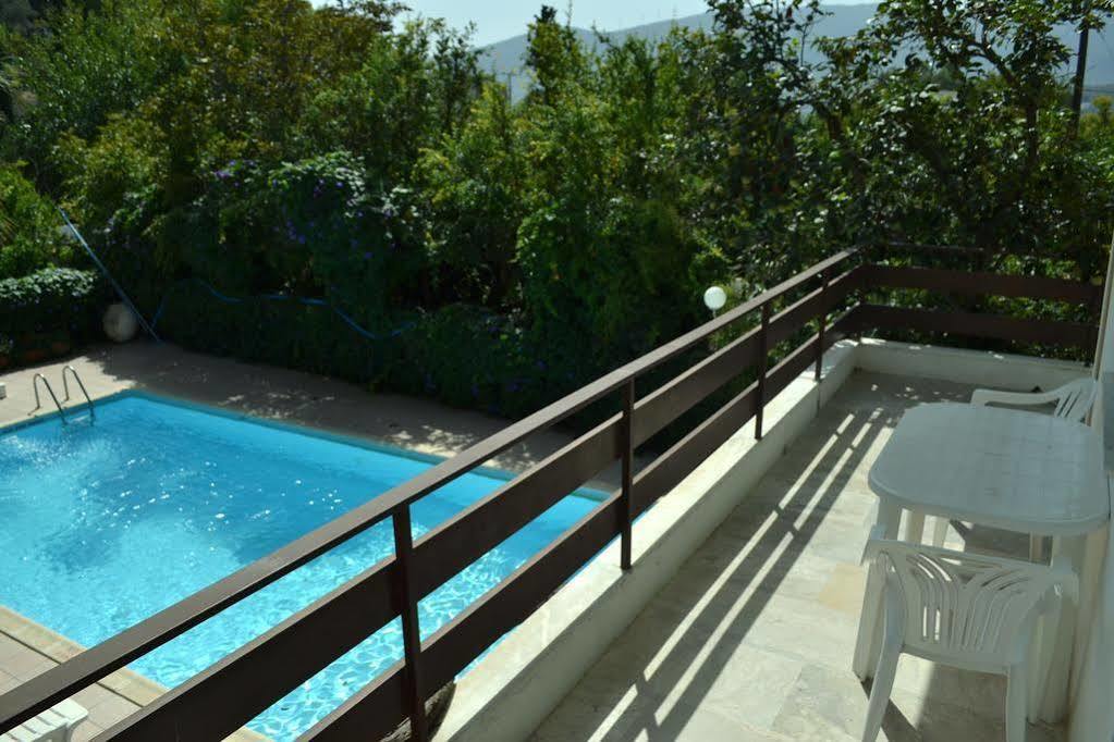 Kaikas Studios & Apartments Poros Town Екстер'єр фото